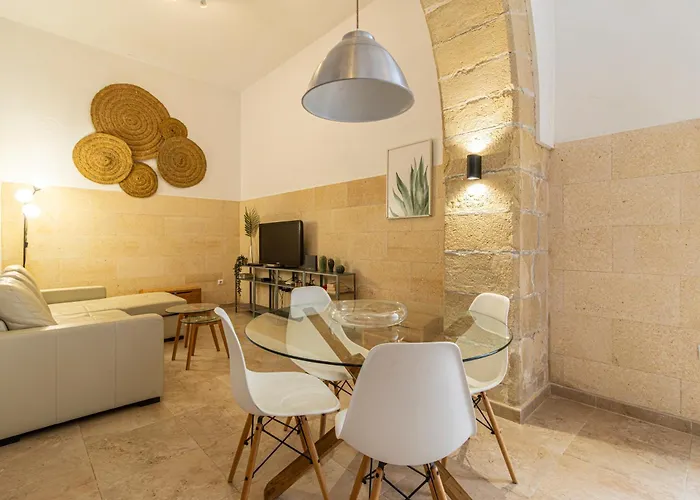 Charming Apartment *